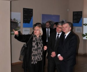 Kadisz dla litewskich drewnianych synagog Kadisz dla litewskich drewnianych synagog