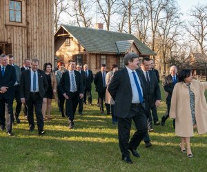 Spotkanie z Posłem do Parlamentu Europejskiego Jarosławem Kalinowskim Spotkanie z Posłem do Parlamentu Europejskiego Jarosławem Kalinowskim