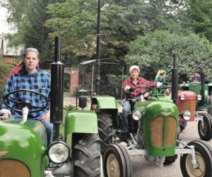 Kobiety na traktorach Kobiety na traktorach
