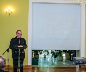 Sesja naukowa "Jabłonowscy w kraju i poza jego granicami" Sesja naukowa "Jabłonowscy w kraju i poza jego granicami"