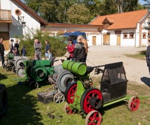 JESIEŃ W POLU I ZAGRODZIE w ramach Europejskich Dni Dziedzictwa 18 września 2016 r. JESIEŃ W POLU I ZAGRODZIE w ramach Europejskich Dni Dziedzictwa 18 września 2016 r.