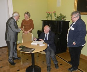 "Rośliny w farmacji" XXII Sympozjum Historii Farmacji w Muzeum Rolnictwa im. ks. K. Kluka w Ciechanowcu "Rośliny w farmacji" XXII Sympozjum Historii Farmacji w Muzeum Rolnictwa im. ks. K. Kluka w Ciechanowcu