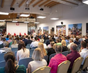 Dyrektor Dorota Łapiak odznaczona tytułem "Honorowy Obywatel Ciechanowca" Dyrektor Dorota Łapiak odznaczona tytułem "Honorowy Obywatel Ciechanowca"