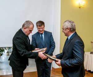 Podsumowanie Konkursu na Najlepiej Zachowany Zabytek Wiejskiego Budownictwa Drewnianego w Województwie Podlaskim w 2015 r. Podsumowanie Konkursu na Najlepiej Zachowany Zabytek Wiejskiego Budownictwa Drewnianego w Województwie Podlaskim w 2015 r.