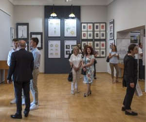 WYSTAWA CZASOWA „COŚ SIĘ KOŃCZY, COŚ SIĘ ZACZYNA...” JUŻ OTWARTA!