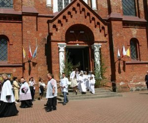 ZIELONE ŚWIĄTKI POD WIATRAKIEM ZIELONE ŚWIĄTKI POD WIATRAKIEM