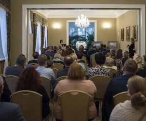 "Na skraju światła" - fotorelacja z wernisażu "Na skraju światła" - fotorelacja z wernisażu