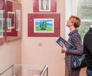 PLENERY UCZNIÓW OGÓLNOKSZTAŁCĄCEJ SZKOŁY SZTUK PIĘKNYCH W CIECHANOWCU PLENERY UCZNIÓW OGÓLNOKSZTAŁCĄCEJ SZKOŁY SZTUK PIĘKNYCH W CIECHANOWCU