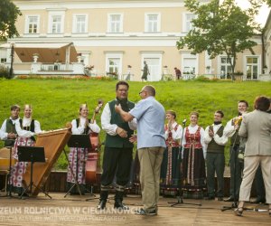 Podlaska Oktawa Kultur 2013 - występ ZPiT Uniwersytetu Wileńskiego w Muzeum Rolnictwa - fotorelacja Podlaska Oktawa Kultur 2013 - występ ZPiT Uniwersytetu Wileńskiego w Muzeum Rolnictwa - fotorelacja