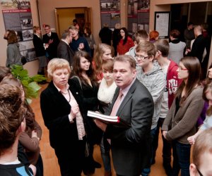 "Zagłada dworów w województwie białostockim po roku 1939" "Zagłada dworów w województwie białostockim po roku 1939"