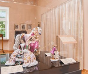 ŚWIAT KOBIECY W CZASACH OŚWIECENIA