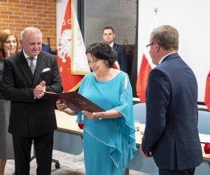 Dyrektor Dorota Łapiak odznaczona tytułem "Honorowy Obywatel Ciechanowca" Dyrektor Dorota Łapiak odznaczona tytułem "Honorowy Obywatel Ciechanowca"