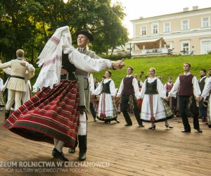 Podlaska Oktawa Kultur 2013 - występ ZPiT Uniwersytetu Wileńskiego w Muzeum Rolnictwa - fotorelacja Podlaska Oktawa Kultur 2013 - występ ZPiT Uniwersytetu Wileńskiego w Muzeum Rolnictwa - fotorelacja