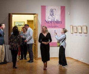 „NORBLIN - obserwator i wizjoner. Grafika i malarstwo ze zbiorów Zamku Królewskiego w Warszawie”. „NORBLIN - obserwator i wizjoner. Grafika i malarstwo ze zbiorów Zamku Królewskiego w Warszawie”.