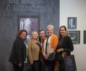 Fotorelacja z wernisażu "Pastelowe wspomnienia: mój makro- i mikroświat" Fotorelacja z wernisażu "Pastelowe wspomnienia: mój makro- i mikroświat"