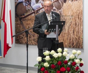 Dyrektor Dorota Łapiak odznaczona tytułem "Honorowy Obywatel Ciechanowca" Dyrektor Dorota Łapiak odznaczona tytułem "Honorowy Obywatel Ciechanowca"