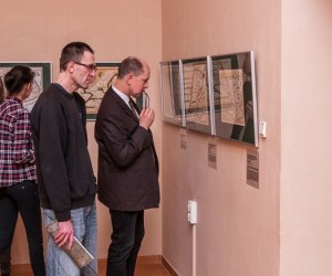 "PODLASIE NA DAWNYCH MAPACH RZECZYPOSPOLITEJ OBOJGA NARODÓW Z KOLEKCJI DOKTORA TOMASZA NIEWODNICZAŃSKIEGO W ZBIORACH ZAMKU KRÓLEWSKIEGO W WARSZAWIE - MUZEUM" "PODLASIE NA DAWNYCH MAPACH RZECZYPOSPOLITEJ OBOJGA NARODÓW Z KOLEKCJI DOKTORA TOMASZA NIEWODNICZAŃSKIEGO W ZBIORACH ZAMKU KRÓLEWSKIEGO W WARSZAWIE - MUZEUM"