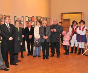 Fotorelacja z otwarcia wystawy czasowej "Karty Bożonarodzeniowe z kolekcji Jana Tropiło"