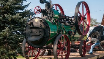 W dniu 4 maja br. Muzeum Rolnictwa odwiedził Prezydent RP Bronisław Komorowski. Przyjechał do Ciechanowca z niezapowiedzianą, prywatną wizytą. Jak sam przyznał, jednym z powodów przybycia, była chęć pokazania wnukom naszej kolekcji zabytkowych ciągników.