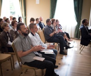 Konferencja historyczna "Drogi do niepodległości narodów Europy Wschodniej 1914-1921" - fotorelacja Konferencja historyczna "Drogi do niepodległości narodów Europy Wschodniej 1914-1921" - fotorelacja