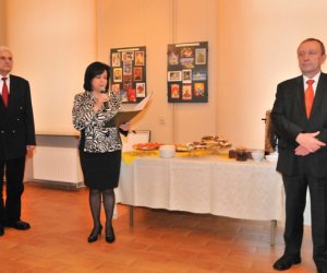 Fotorelacja z otwarcia wystawy czasowej "Karty Bożonarodzeniowe z kolekcji Jana Tropiło" Fotorelacja z otwarcia wystawy czasowej "Karty Bożonarodzeniowe z kolekcji Jana Tropiło"