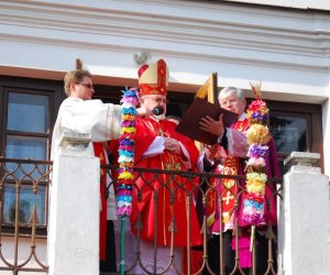 Prezentacja palm na Mszy Świetęj