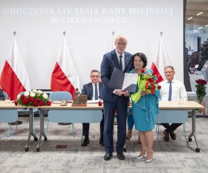 Dyrektor Dorota Łapiak odznaczona tytułem "Honorowy Obywatel Ciechanowca" Dyrektor Dorota Łapiak odznaczona tytułem "Honorowy Obywatel Ciechanowca"