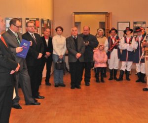 Fotorelacja z otwarcia wystawy czasowej "Karty Bożonarodzeniowe z kolekcji Jana Tropiło" Fotorelacja z otwarcia wystawy czasowej "Karty Bożonarodzeniowe z kolekcji Jana Tropiło"