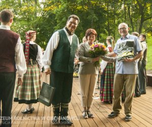 Podlaska Oktawa Kultur 2013 - występ ZPiT Uniwersytetu Wileńskiego w Muzeum Rolnictwa - fotorelacja Podlaska Oktawa Kultur 2013 - występ ZPiT Uniwersytetu Wileńskiego w Muzeum Rolnictwa - fotorelacja