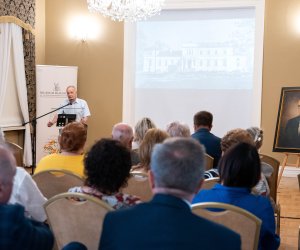 Odsłonięcie tablicy poświęconej doktorowi Pawłowi Olszewskiemu