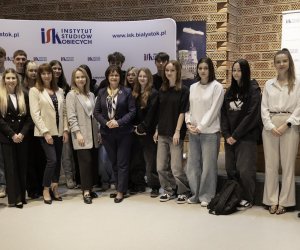 Kobiece oblicza historii. Seminarium "Prezentacja Cyfrowej Kolekcji Historii Kobiet" - 15-16 kwietnia 2024 r. Kobiece oblicza historii. Seminarium "Prezentacja Cyfrowej Kolekcji Historii Kobiet" - 15-16 kwietnia 2024 r.