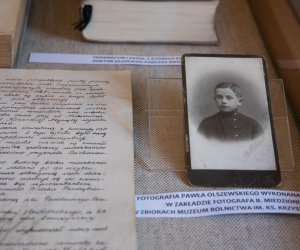 Odsłonięcie tablicy poświęconej doktorowi Pawłowi Olszewskiemu
