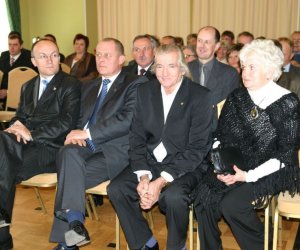 JUŻ OTWARTA NOWA EKSPOZYCJA  WNĘTRZ ZABYTKOWYCH W PAŁACU STARZEŃSKICH W CIECHANOWCU–NOWODWORACH