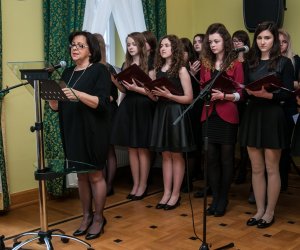 PO RAZ TRZECI W MUZEALNYCH MURACH TWÓRCZOŚĆ UCZNIÓW OGÓLNOKSZTAŁCĄCEJ SZKOŁY SZTUK PIĘKNYCH W CIECHANOWCU PO RAZ TRZECI W MUZEALNYCH MURACH TWÓRCZOŚĆ UCZNIÓW OGÓLNOKSZTAŁCĄCEJ SZKOŁY SZTUK PIĘKNYCH W CIECHANOWCU