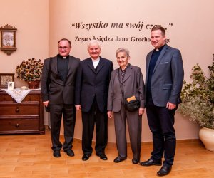 WSZYSTKO MA SWÓJ CZAS. ZEGARY KS. JANA GROCHOWSKIEGO WSZYSTKO MA SWÓJ CZAS. ZEGARY KS. JANA GROCHOWSKIEGO