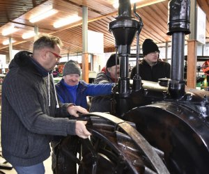 LANZ ACKER-BULLDOG HP 12 KNICKLENKER JUŻ W MUZEUM LANZ ACKER-BULLDOG HP 12 KNICKLENKER JUŻ W MUZEUM
