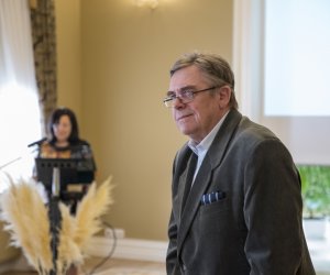 Fotorelacja z wernisażu "Pastelowe wspomnienia: mój makro- i mikroświat" Fotorelacja z wernisażu "Pastelowe wspomnienia: mój makro- i mikroświat"