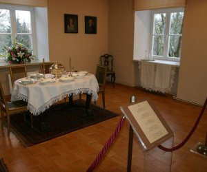 „W DWORKU SZLACHECKIM OK. 1800 ROKU” „W DWORKU SZLACHECKIM OK. 1800 ROKU”