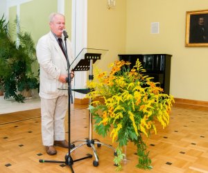 ŚWIAT KOBIECY W CZASACH OŚWIECENIA