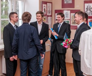 PLENERY UCZNIÓW OGÓLNOKSZTAŁCĄCEJ SZKOŁY SZTUK PIĘKNYCH W CIECHANOWCU PLENERY UCZNIÓW OGÓLNOKSZTAŁCĄCEJ SZKOŁY SZTUK PIĘKNYCH W CIECHANOWCU