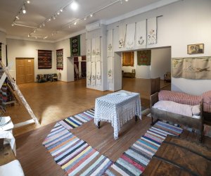 Nowa wystawa - "O wątku i osnowie. Tkaniny z kolekcji Muzeum Rolnictwa im. ks. Krzysztofa Kluka w Ciechanowcu." 20.03. - 02.06.2023 r. Nowa wystawa - "O wątku i osnowie. Tkaniny z kolekcji Muzeum Rolnictwa im. ks. Krzysztofa Kluka w Ciechanowcu." 20.03. - 02.06.2023 r.