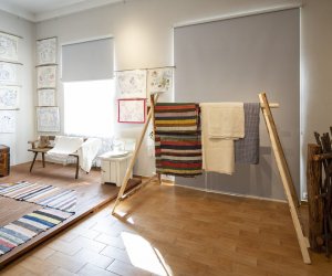 Nowa wystawa - "O wątku i osnowie. Tkaniny z kolekcji Muzeum Rolnictwa im. ks. Krzysztofa Kluka w Ciechanowcu." 20.03. - 02.06.2023 r. Nowa wystawa - "O wątku i osnowie. Tkaniny z kolekcji Muzeum Rolnictwa im. ks. Krzysztofa Kluka w Ciechanowcu." 20.03. - 02.06.2023 r.