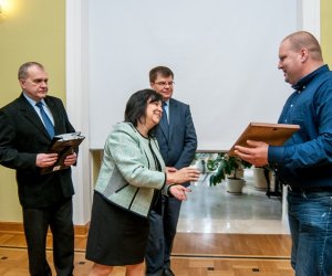 Podsumowanie Konkursu na Najlepiej Zachowany Zabytek Wiejskiego Budownictwa Drewnianego w Województwie Podlaskim w 2015 r. Podsumowanie Konkursu na Najlepiej Zachowany Zabytek Wiejskiego Budownictwa Drewnianego w Województwie Podlaskim w 2015 r.