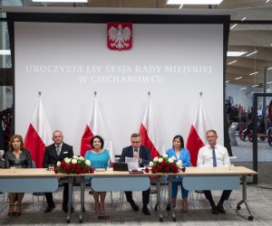 Dyrektor Dorota Łapiak odznaczona tytułem "Honorowy Obywatel Ciechanowca" Dyrektor Dorota Łapiak odznaczona tytułem "Honorowy Obywatel Ciechanowca"