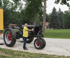 NIECOdziennik Muzealny- FARMALL F 20 NIECOdziennik Muzealny- FARMALL F 20