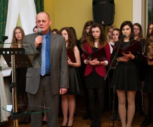 PO RAZ TRZECI W MUZEALNYCH MURACH TWÓRCZOŚĆ UCZNIÓW OGÓLNOKSZTAŁCĄCEJ SZKOŁY SZTUK PIĘKNYCH W CIECHANOWCU PO RAZ TRZECI W MUZEALNYCH MURACH TWÓRCZOŚĆ UCZNIÓW OGÓLNOKSZTAŁCĄCEJ SZKOŁY SZTUK PIĘKNYCH W CIECHANOWCU