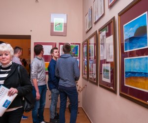 PO RAZ TRZECI W MUZEALNYCH MURACH TWÓRCZOŚĆ UCZNIÓW OGÓLNOKSZTAŁCĄCEJ SZKOŁY SZTUK PIĘKNYCH W CIECHANOWCU PO RAZ TRZECI W MUZEALNYCH MURACH TWÓRCZOŚĆ UCZNIÓW OGÓLNOKSZTAŁCĄCEJ SZKOŁY SZTUK PIĘKNYCH W CIECHANOWCU