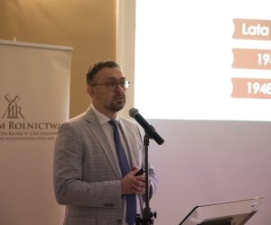 Konferencja "Wieś w Polsce i krajach sąsiednich 1944-1989. Społeczeństwo i gospodarka" - fotorelacja Konferencja "Wieś w Polsce i krajach sąsiednich 1944-1989. Społeczeństwo i gospodarka" - fotorelacja
