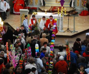 Prezentacja palm na Mszy Świetęj