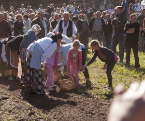JESIEŃ W POLU I ZAGRODZIE w ramach Europejskich Dni Dziedzictwa 18 września 2016 r. JESIEŃ W POLU I ZAGRODZIE w ramach Europejskich Dni Dziedzictwa 18 września 2016 r.